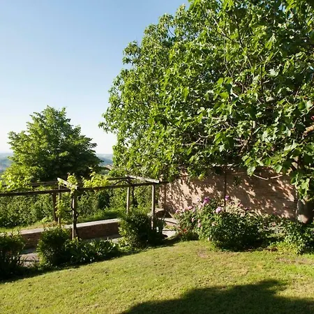 Hazelnut Valley Bed & Breakfast Guarene