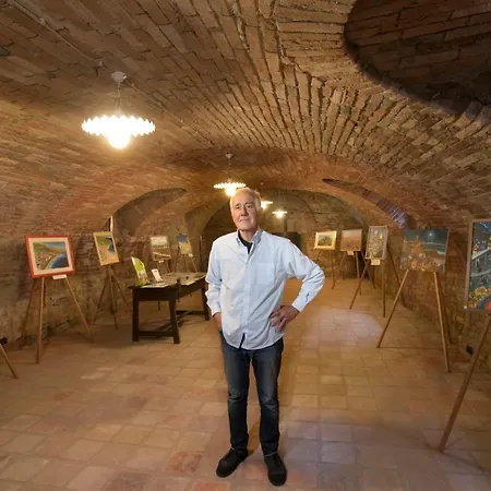 Hazelnut Valley Bed and breakfast Guarene