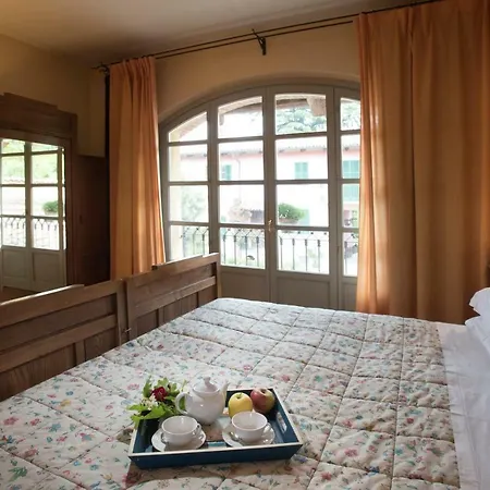 Hazelnut Valley Bed and breakfast