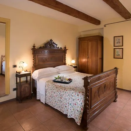 Hazelnut Valley Bed & Breakfast