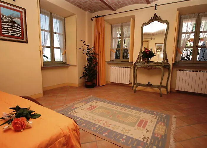 Bed & Breakfast Hazelnut Valley Guarene